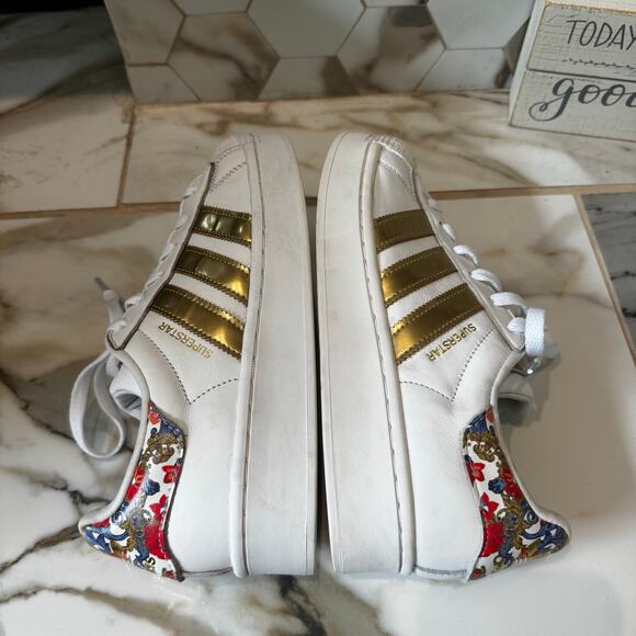 Adidas Women’s Superstar Sneakers Size 6 Shell Toe Bold Floral Collab w/ “Her” - Picture 7 of 10